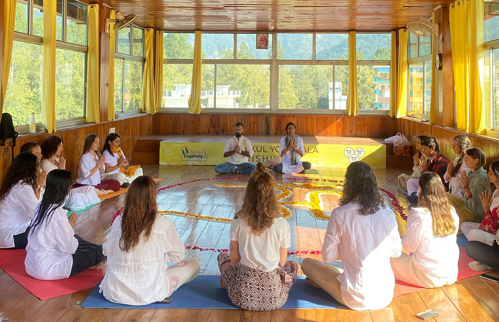 Rishikul Yogshala Online